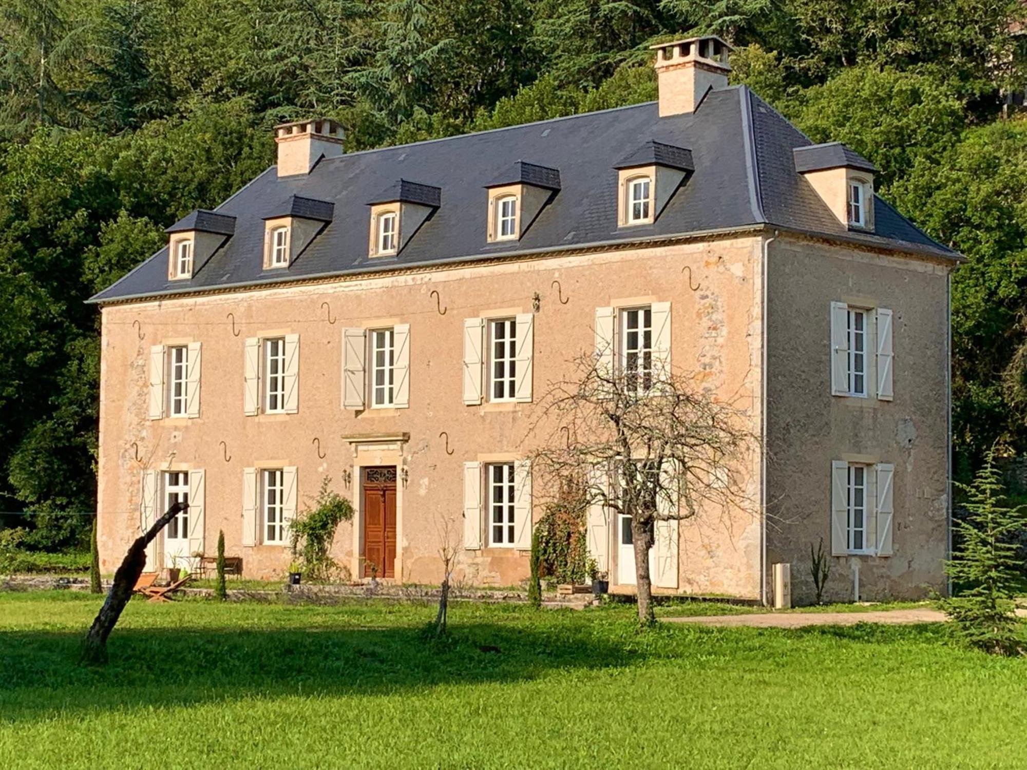 Noubar Bed and Breakfast Cenevieres Buitenkant foto